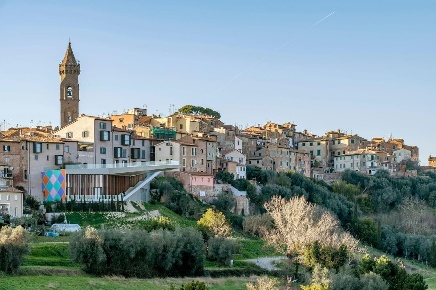 Foto Locale commerciale a Peccioli Centro di 90 m² con 1 locali in affitto