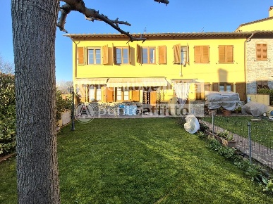 Foto Appartamento a Capannori Lammari - Lunata di 110 m² con 5 locali