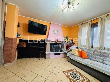 Foto Appartamento a Porcari Arancio di 120 m² con 5 locali in vendita