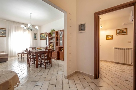 Foto Appartamento a Pontedera Centro di 96 m² con 5 locali in vendita