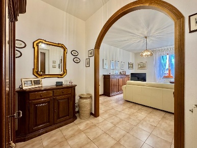 Foto Appartamento a Lucca Mugnano di 90 m² con 6 locali in vendita