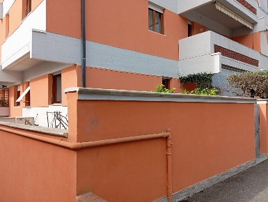 Foto Appartamento a Carrara Avenza di 130 m² con 4 locali in vendita