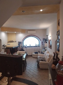 Foto Casa indipendente a Massa Castagnola di 140 m² con 6 locali in vendita