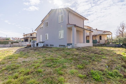 Foto Villa unifamiliare a San Giuliano Terme Colignola, Campo di 240 m²