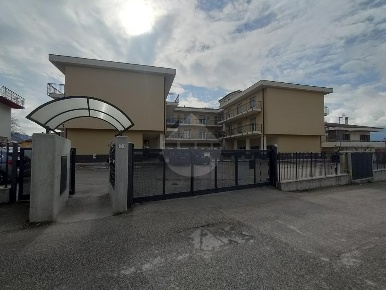 Foto Negozio in SANT'EMIDIO, L'Aquila Paganica - Tempera di 120 m²