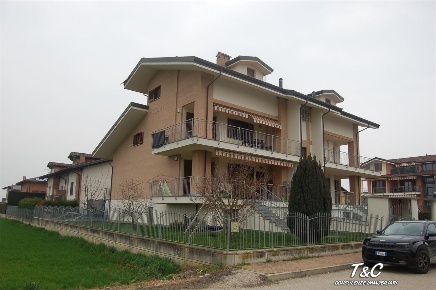 Foto Appartamento in VIA DON GRIBALDI, Poirino Centro di 159 m² in vendita