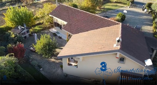 Foto Villa unifamiliare a Albenga Centro di 213 m² con 5 locali in vendita
