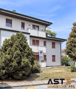 Foto Appartamento in Via Molinare, Castello di Godego Centro di 77 m²