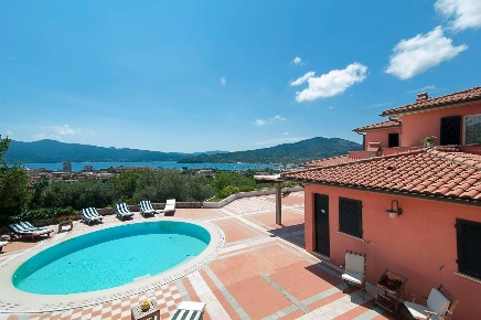 Foto Villa singola in consumella, Portoferraio Centro di 450 m² in vendita