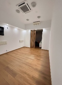 Foto Negozio in Via Francesco Paolo di Blasi 7, Palermo di 27 m² in affitto