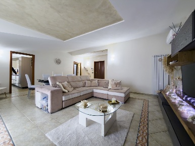 Foto Appartamento in Via CESULO 8, Caivano Centro di 154 m² con 5 locali