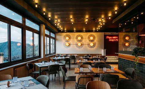 Foto Ristorante a Piasco Centro di 150 m² con 4 locali in vendita