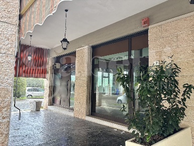 Foto Negozio in Viale delle Terme 7, Salsomaggiore Terme Bagni Di Tabiano
