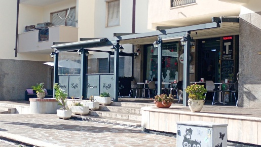 Foto Bar in Via TIBERIO 8, Aprilia Centro di 72 m² in vendita