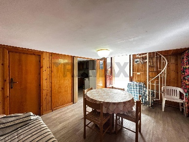 Foto Appartamento in Via Dei Devita 32, Vieste Centro di 55 m² con 3 locali