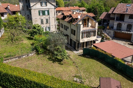 Foto Villa unifamiliare in via Binda 19, Besozzo Centro di 200 m²