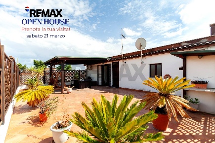 Foto Appartamento in Via Serravalle Di Chienti 22, Roma San Basilio