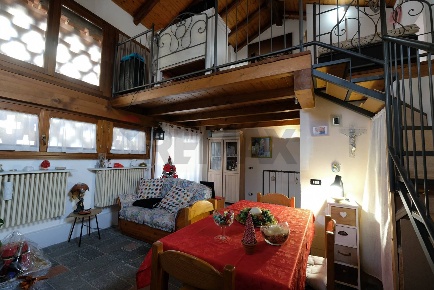 Foto Case semi ndipendenti in fratelli Cairoli 2, Merate di 82 m²