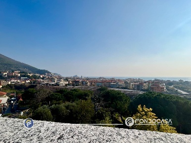 Foto Appartamento in Via Alla Torre, Spotorno di 60 m² con 3 locali