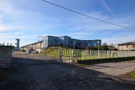 Foto Capannone industriale a Cervarese Santa Croce Centro di 2780 m²