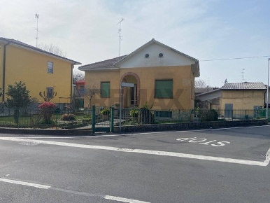Foto Villa unifamiliare a Robbiate di 225 m² con 5 locali in vendita