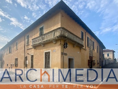 Foto Casa indipendente in Via Madonnina, Cocquio-Trevisago Cocquio