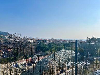 Foto Appartamento in Via Alla Torre, Spotorno di 60 m² con 3 locali