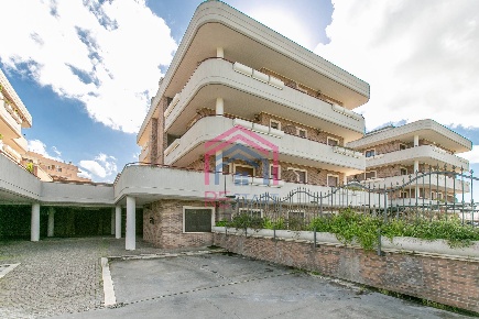 Foto Ufficio in VIA DEL MARE 89, Pomezia di 57 m² con 1 locali in affitto