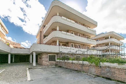Foto Ufficio in VIA DEL MARE 89, Pomezia di 57 m² con 1 locali in affitto