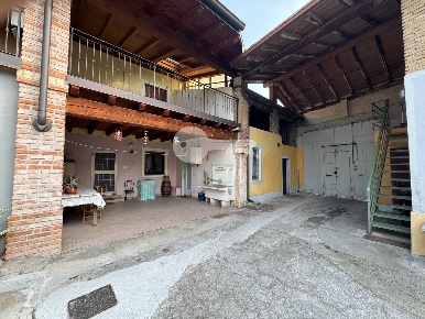 Foto Case semi ndipendenti in Via Monte Santo 30, Ghedi Centro di 165 m²