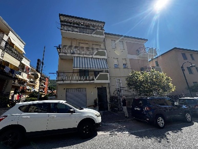 Foto Appartamento in viale Europa 57, Spotorno di 90 m² con 3 locali