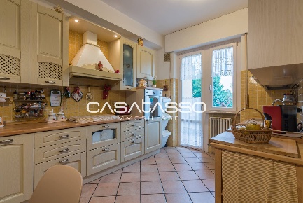 Foto Appartamento in via Via dei Velini, Macerata Centro di 158 m²