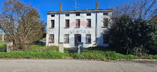 Foto Casa indipendente in via Vecchia 11, Quingentole di 250 m² in vendita