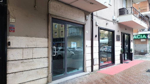Foto Locale commerciale in Corso Filippo Turati, Colleferro Centro di 40 m²