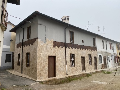 Foto Casa indipendente a Bascapè Centro di 150 m² con 4 locali in vendita