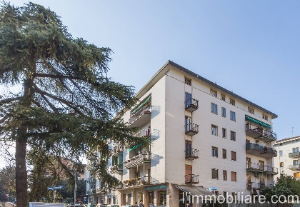 Foto Appartamento in Viale Cristoforo Colombo 89, Verona di 179 m²