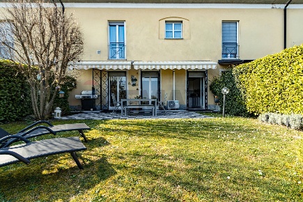 Foto Appartamento in via Leone XXIII 3, Casatenovo Centro di 118 m²