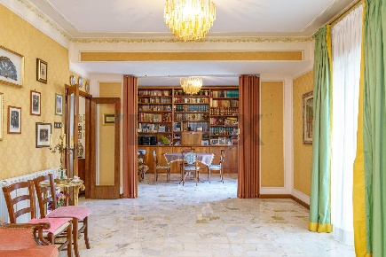 Foto Appartamento in Via Garibaldi 149, Lentini di 231 m² con 7 locali