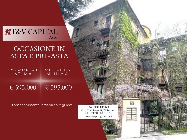 Foto Appartamento in Via Degli Odescalchi, Milano San Siro di 150 m²