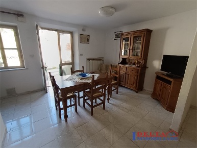 Foto Case semi ndipendenti a Rosignano Marittimo di 110 m² con 5 locali