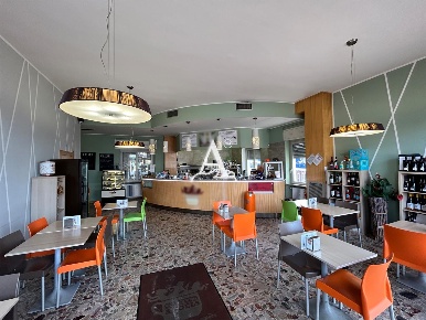 Foto Bar a Verona Zona Fiera di 140 m² con 2 locali in vendita