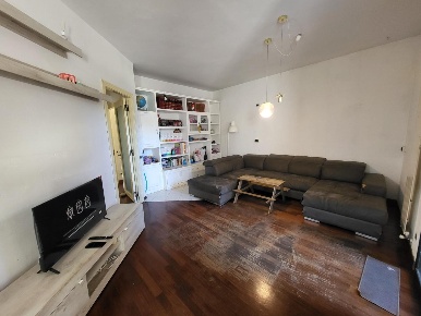 Foto Appartamento a Cascina Semicentro di 150 m² con 7 locali in vendita