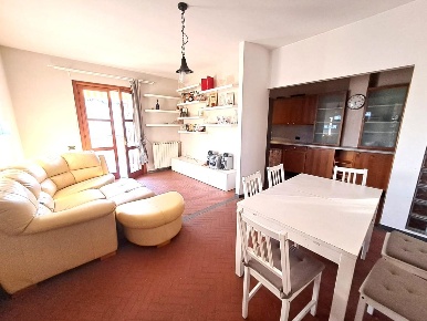 Foto Appartamento a Massa Zona Industriale di 70 m² con 3 locali in vendita