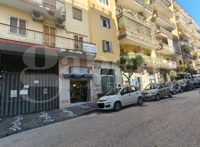 Foto Box in Via GALILEO GALILEI 20, Portici di 27 m² con 1 locali