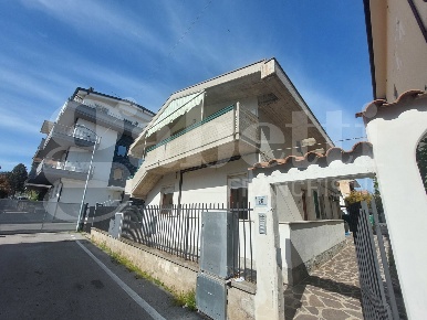 Foto Appartamento in Via Michetti 20, Tortoreto Tortoreto Lido di 64 m²