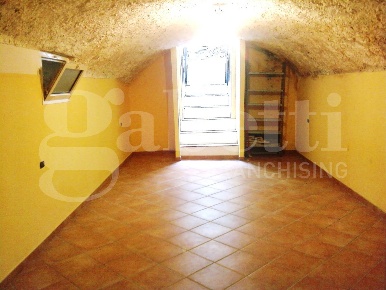 Foto Magazzino in Silo Italico, Napoli Bagnoli di 35 m² in affitto