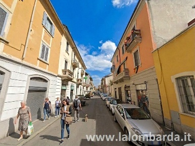 Foto Negozio in Via Candiani, Milano Dergano di 55 m² con 2 locali