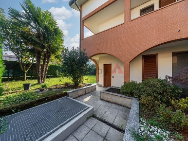 Foto Appartamento a Olgiate Molgora di 108 m² con 3 locali in vendita