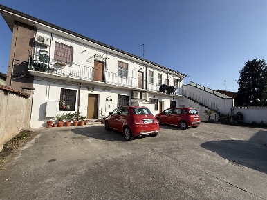 Foto Appartamento in via Tito Speri, Vittuone di 90 m² con 3 locali