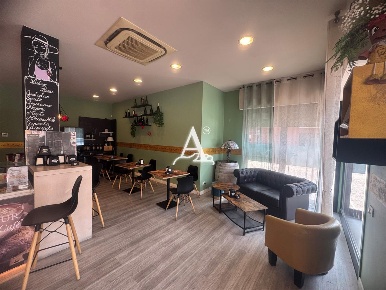 Foto Bar a San Giovanni Lupatoto Centro di 90 m² con 2 locali in vendita